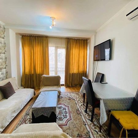 Cozy Home Tbilisi Esterno foto