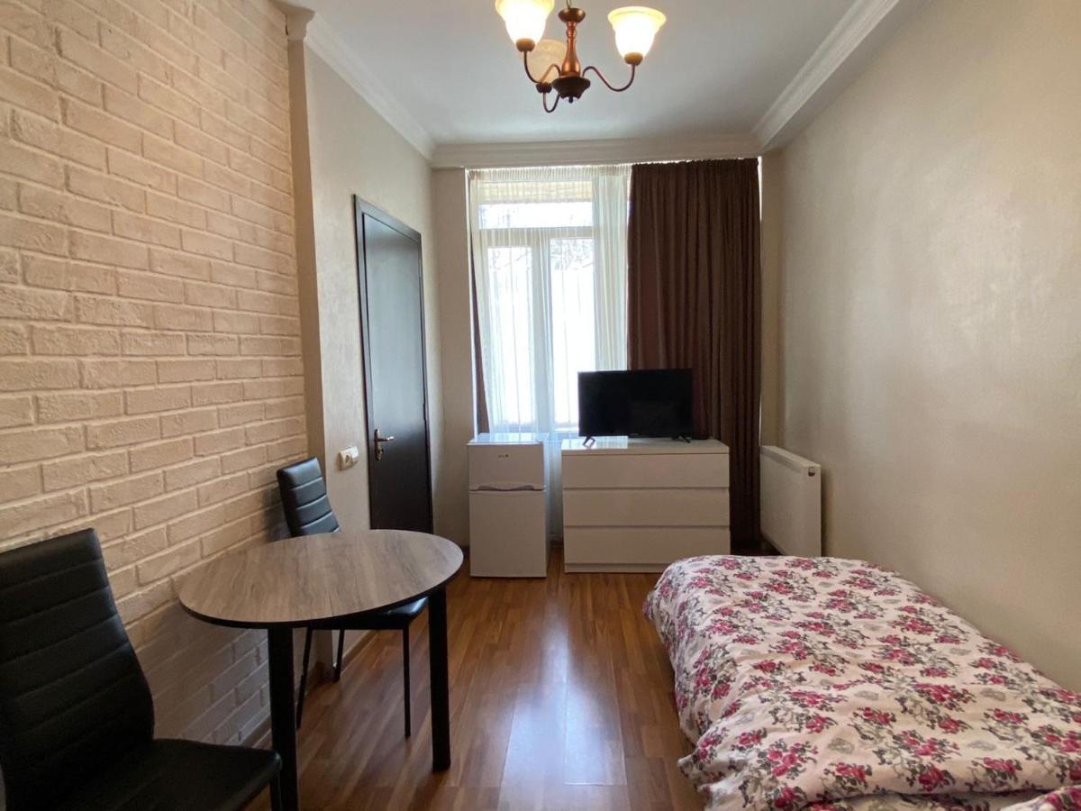 Cozy Home Tbilisi Esterno foto